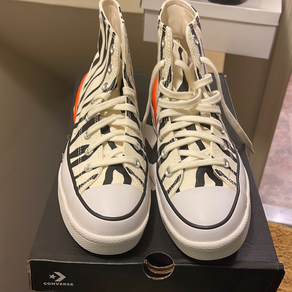 Converse sneaker